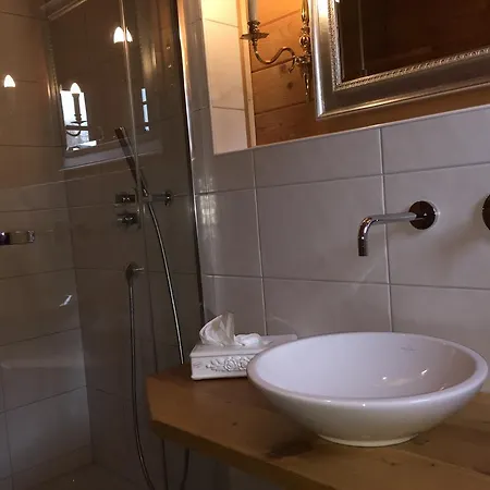 Apartment Ferienwohnung Romantik Im Roten Haus *